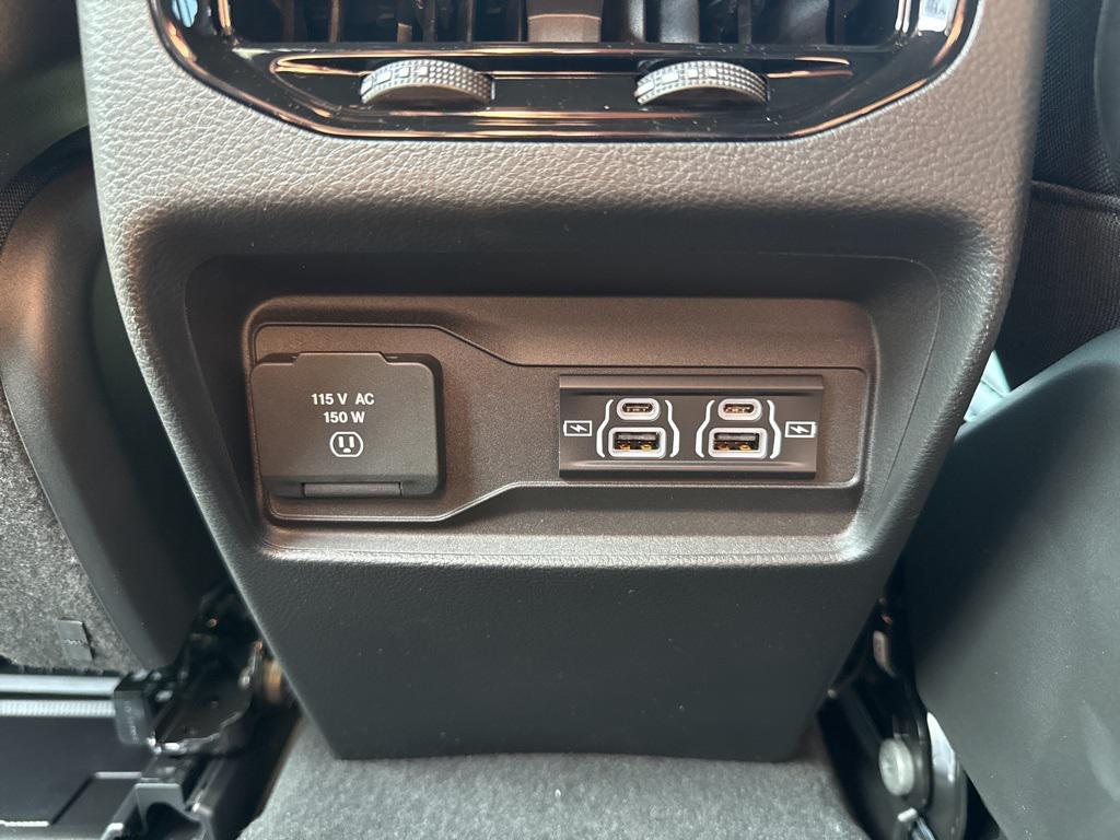 new 2025 Jeep Grand Cherokee car, priced at $45,730