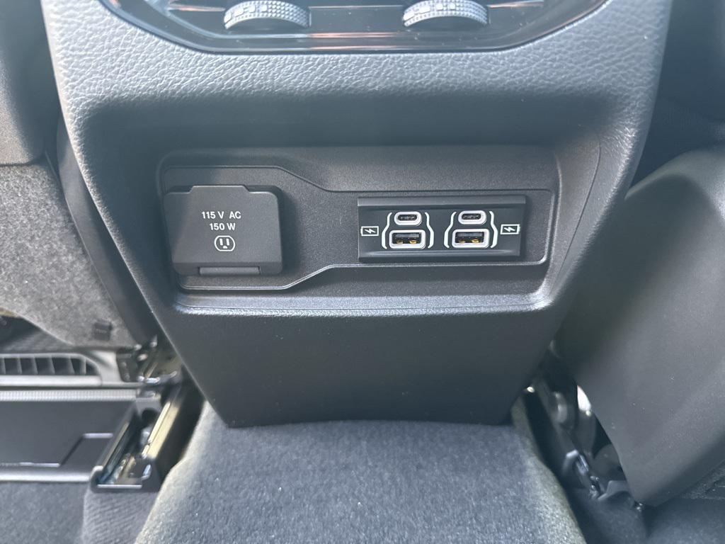 new 2025 Jeep Grand Cherokee car, priced at $45,635