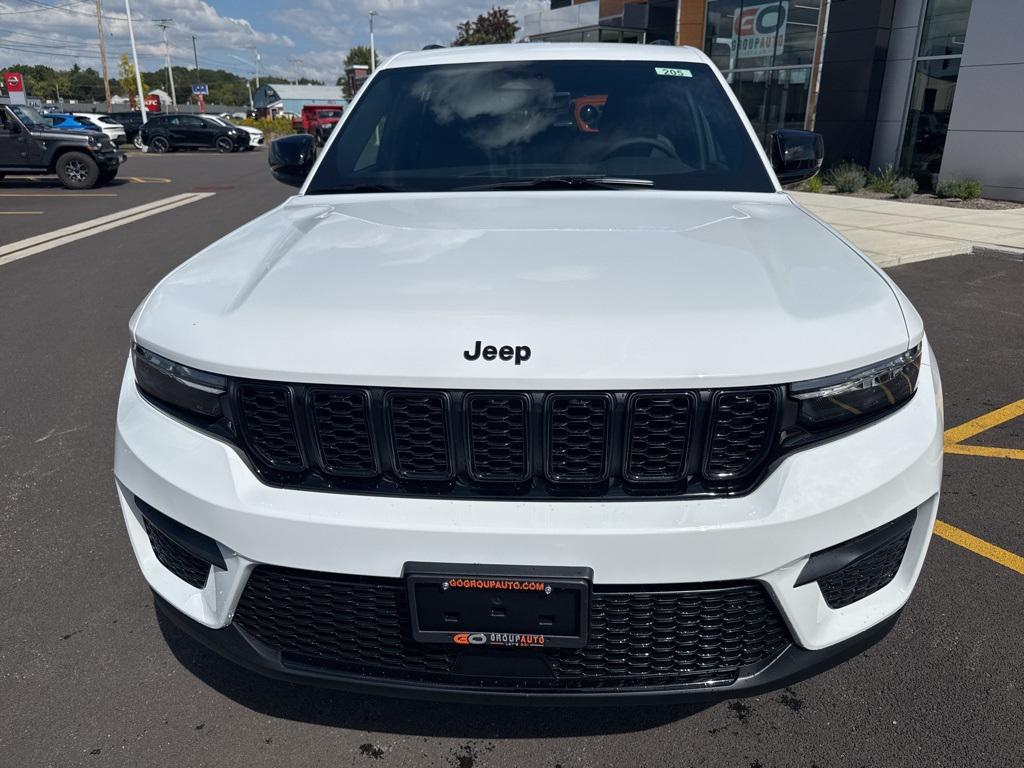 new 2025 Jeep Grand Cherokee car, priced at $45,635