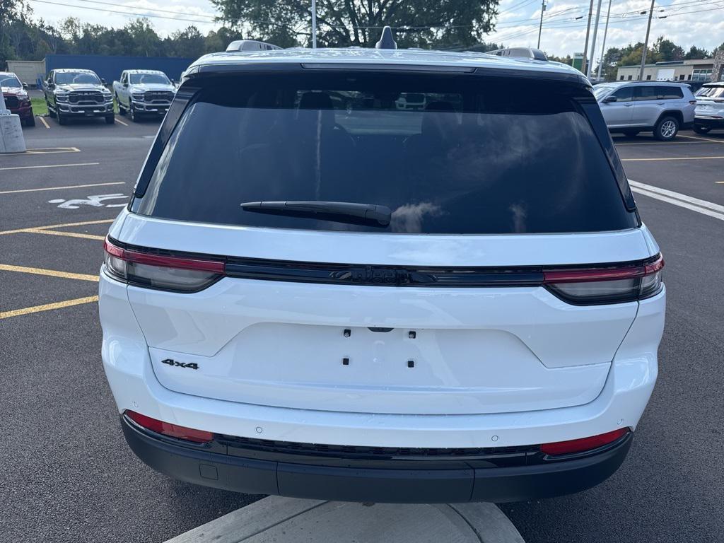 new 2025 Jeep Grand Cherokee car, priced at $45,635