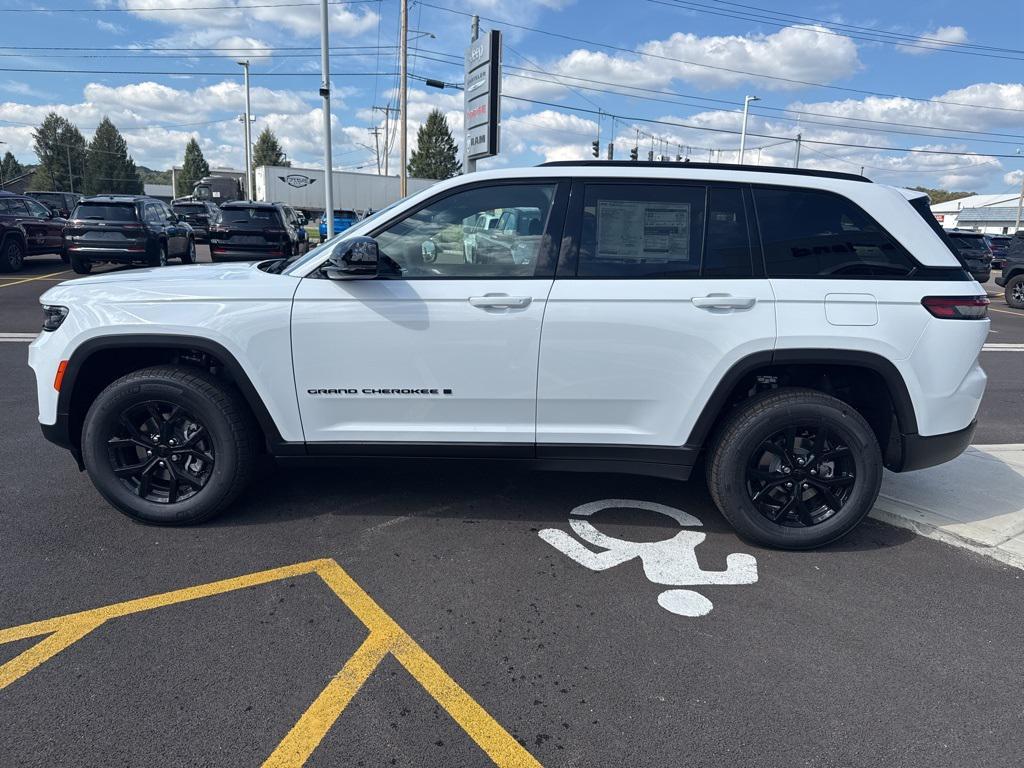 new 2025 Jeep Grand Cherokee car, priced at $45,635