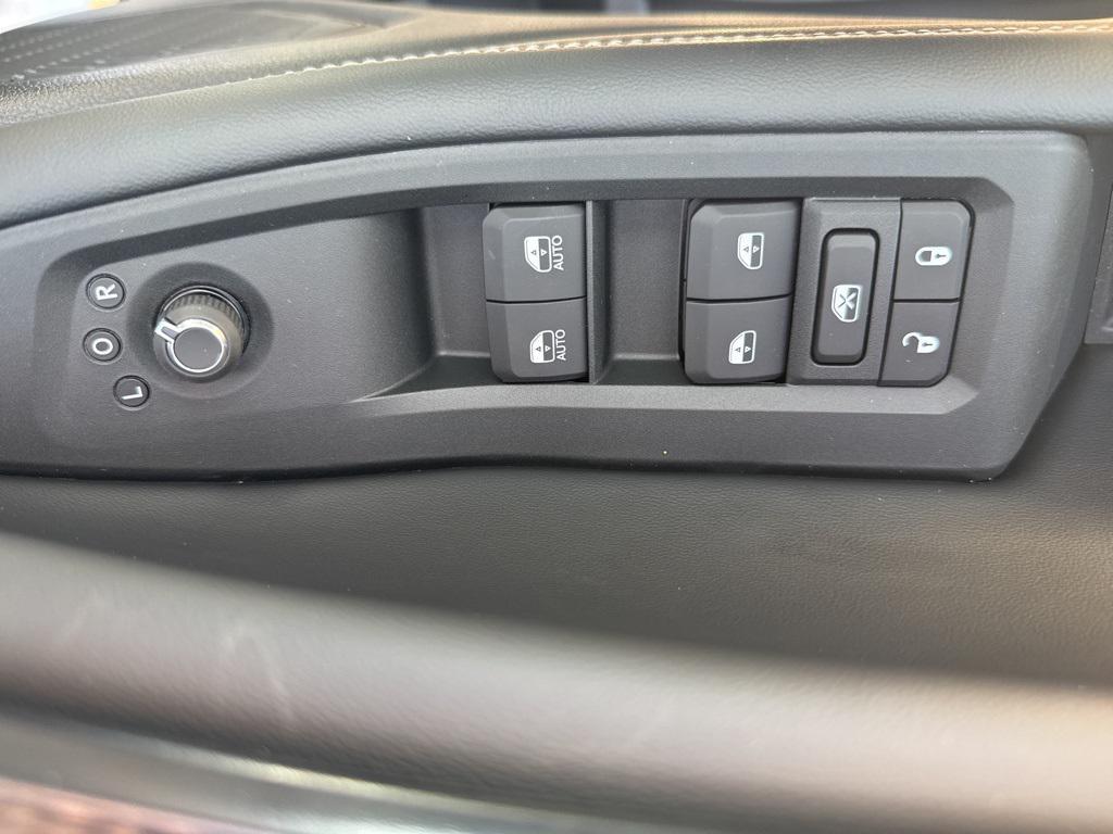 new 2025 Jeep Grand Cherokee car, priced at $45,635