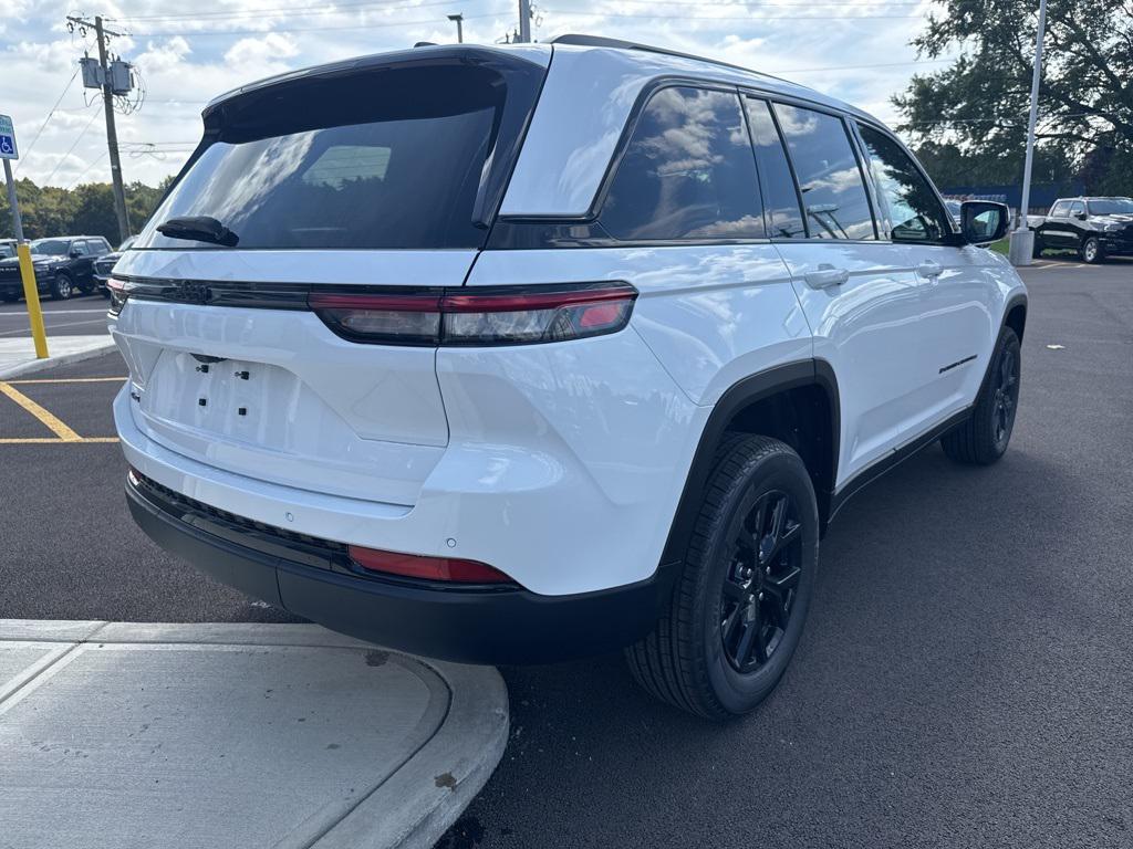 new 2025 Jeep Grand Cherokee car, priced at $45,635