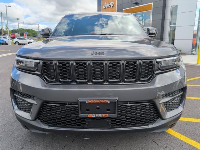 new 2025 Jeep Grand Cherokee car, priced at $46,730