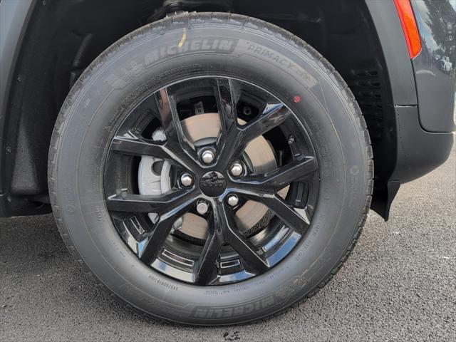 new 2025 Jeep Grand Cherokee car, priced at $46,730
