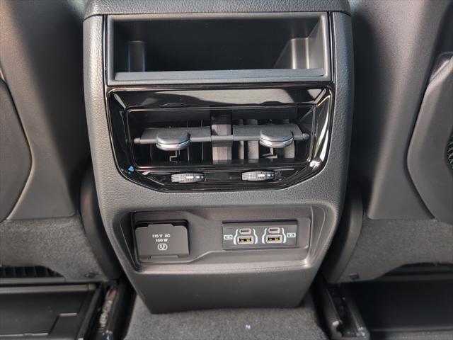new 2025 Jeep Grand Cherokee car, priced at $46,730
