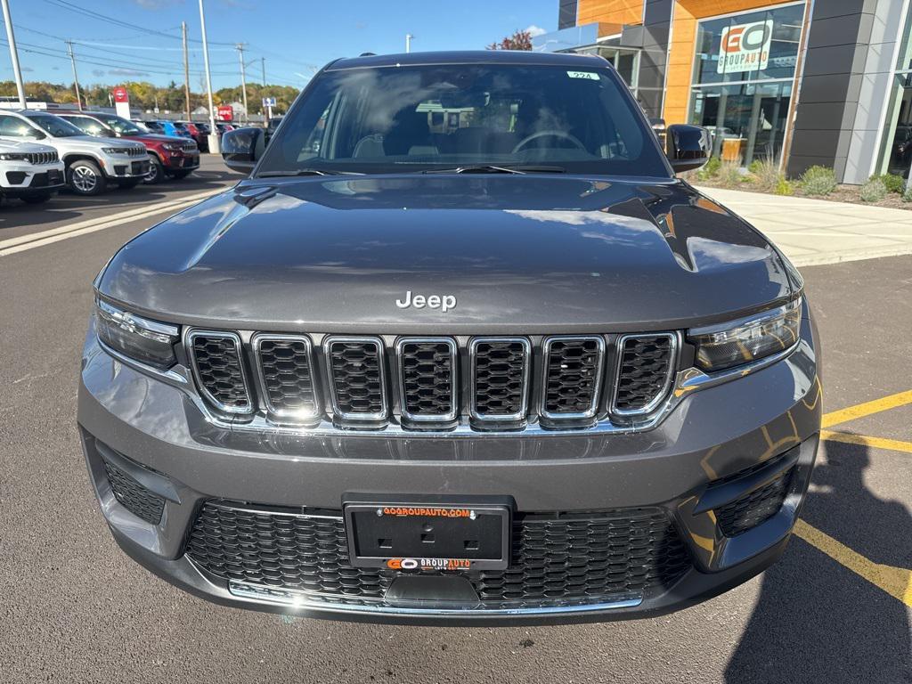 new 2025 Jeep Grand Cherokee car, priced at $44,170