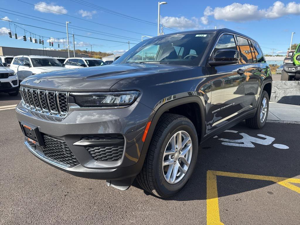 new 2025 Jeep Grand Cherokee car, priced at $44,170