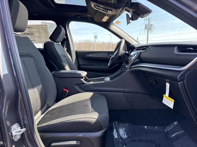 new 2025 Jeep Grand Cherokee L car, priced at $45,720