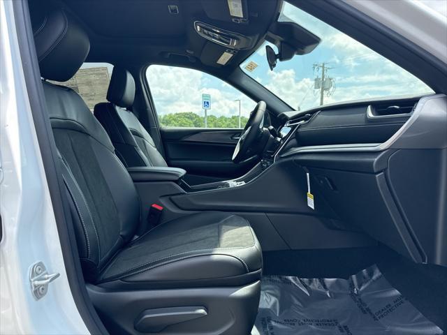 new 2025 Jeep Grand Cherokee car, priced at $46,135