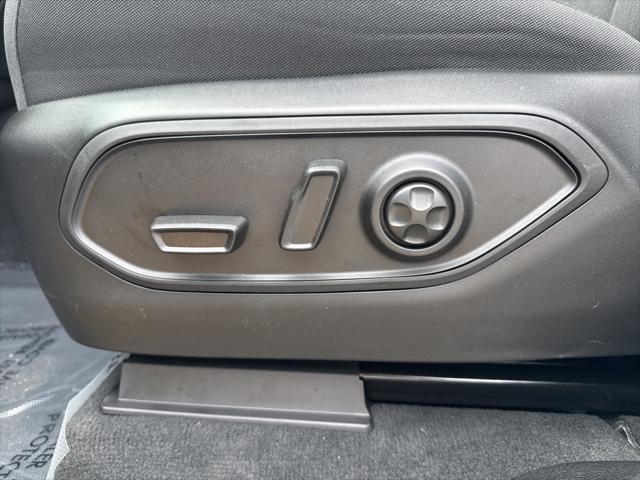 new 2025 Jeep Grand Cherokee car, priced at $44,170