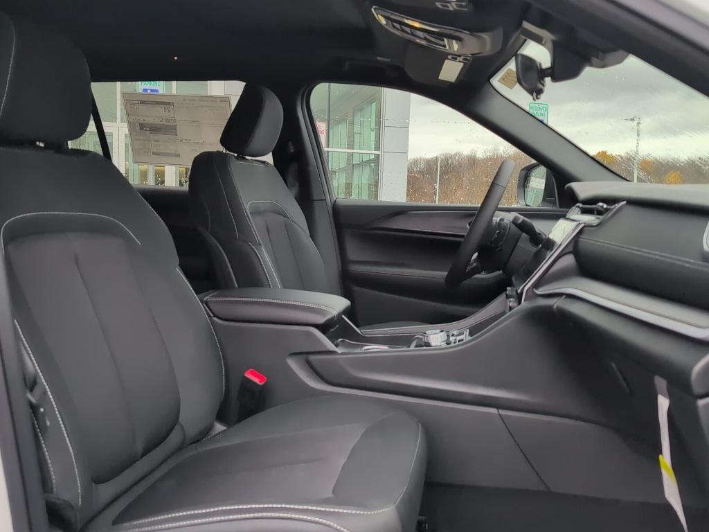 new 2025 Jeep Grand Cherokee L car, priced at $45,325