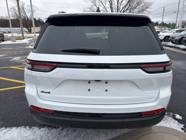 new 2025 Jeep Grand Cherokee car, priced at $45,935