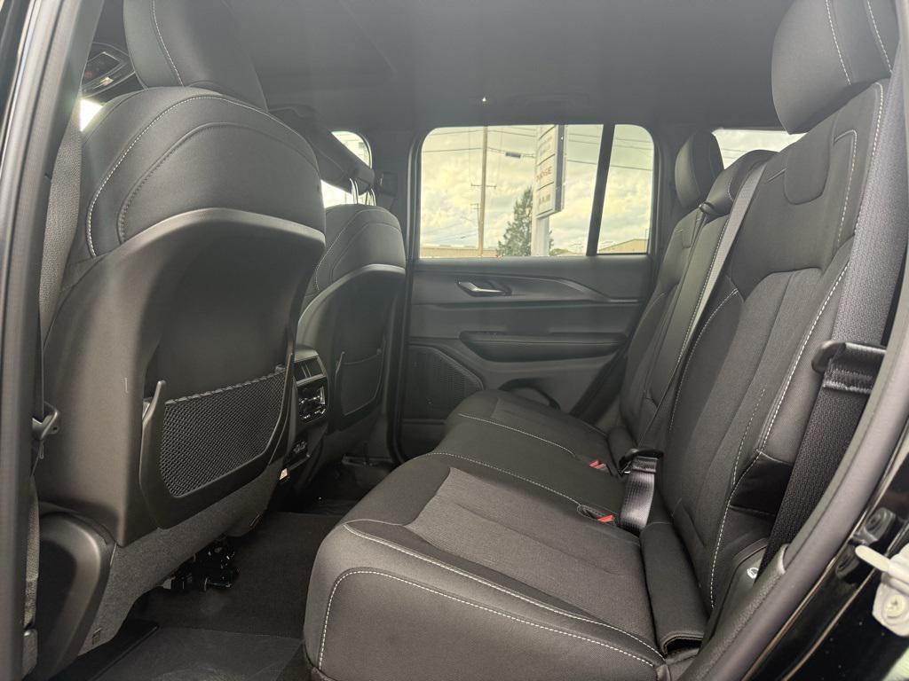 new 2025 Jeep Grand Cherokee car, priced at $44,665