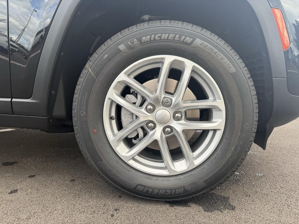 new 2025 Jeep Grand Cherokee car, priced at $44,665