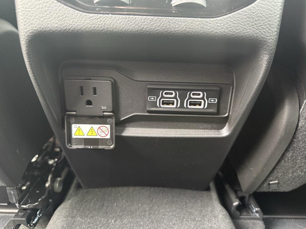 new 2025 Jeep Grand Cherokee car, priced at $44,665
