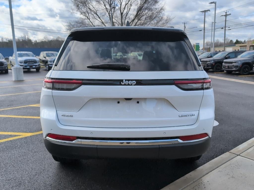 new 2025 Jeep Grand Cherokee car, priced at $49,415