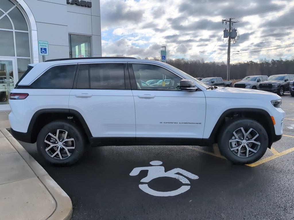 new 2025 Jeep Grand Cherokee car, priced at $49,415