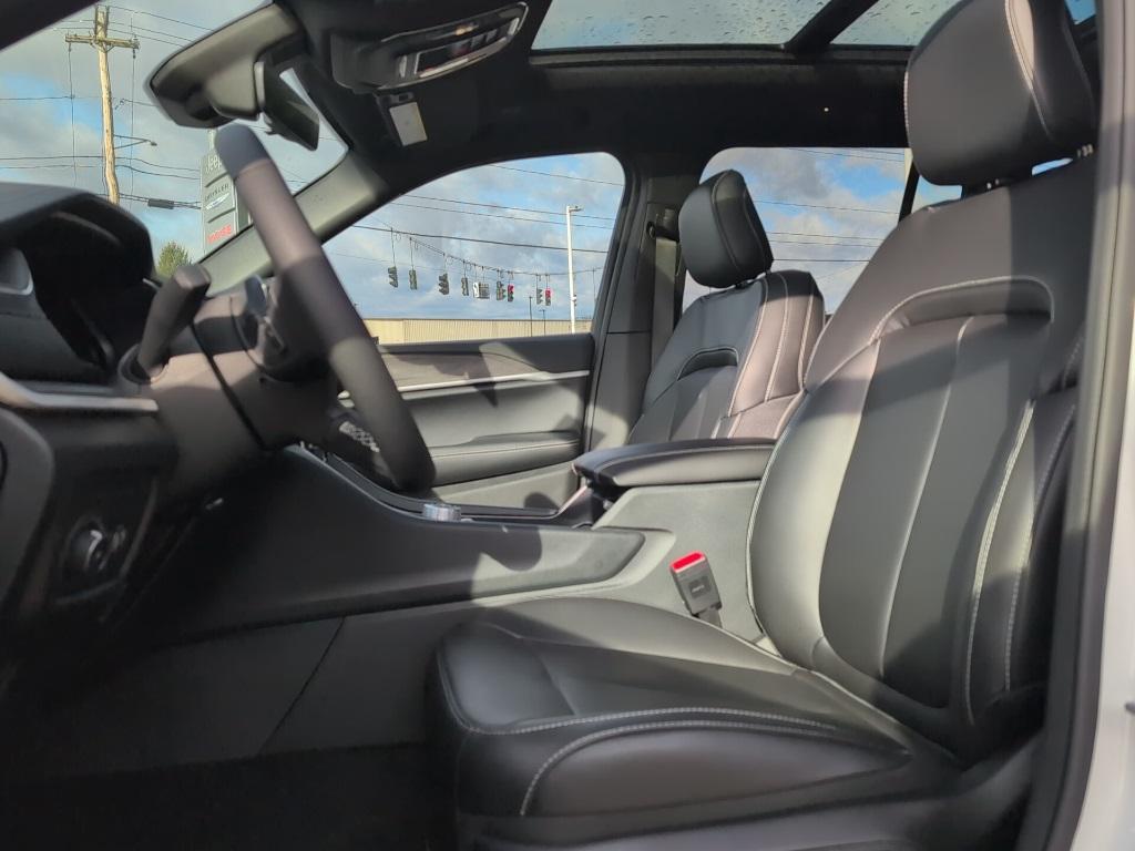 new 2025 Jeep Grand Cherokee car, priced at $49,415