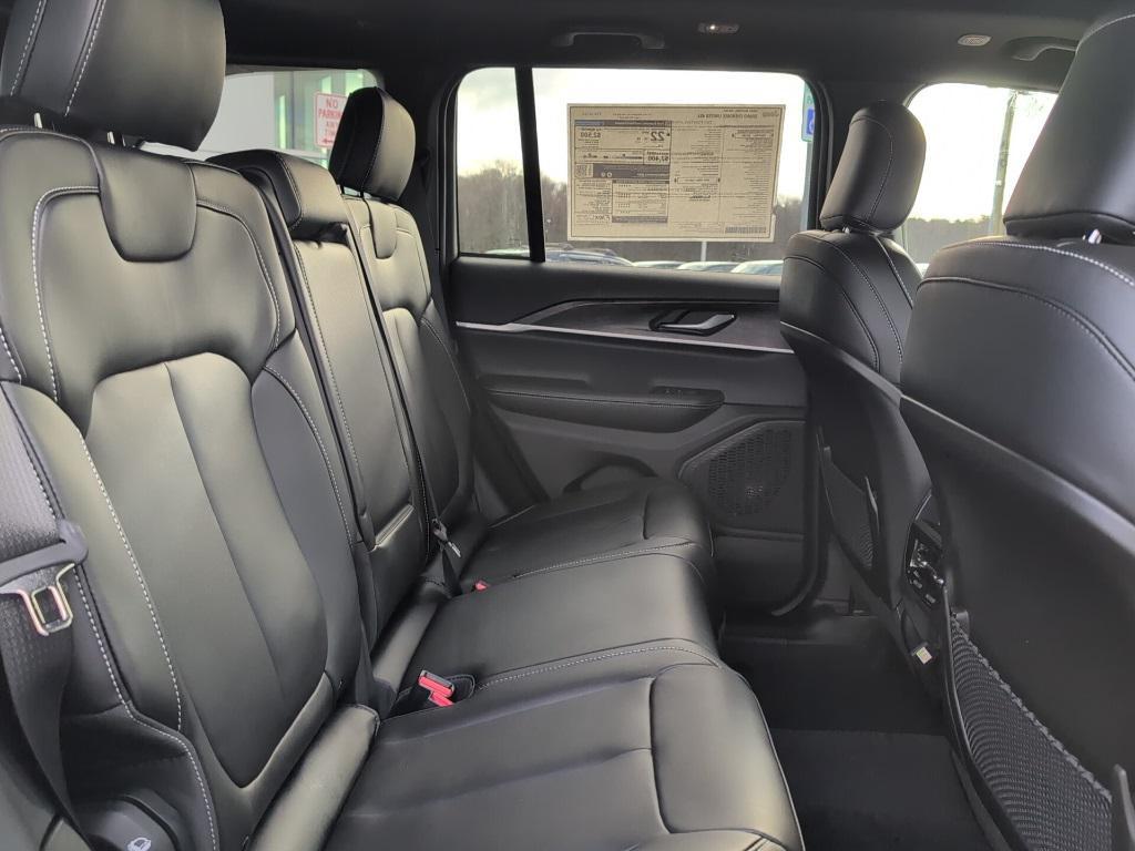 new 2025 Jeep Grand Cherokee car, priced at $49,415