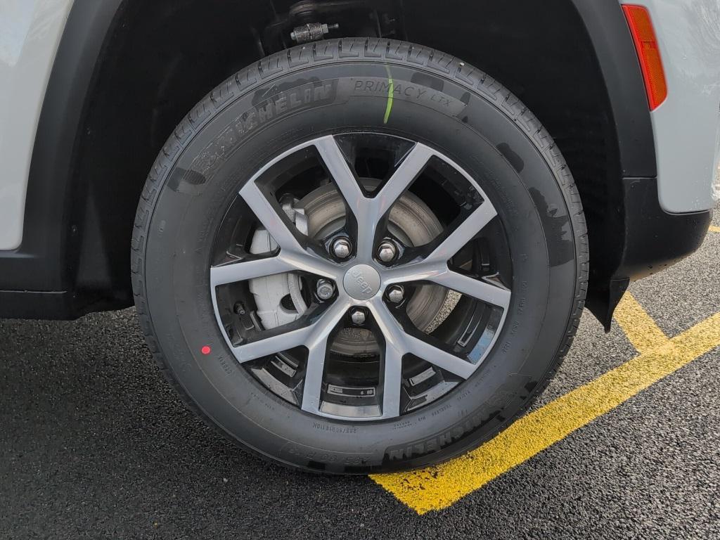 new 2025 Jeep Grand Cherokee car, priced at $49,415