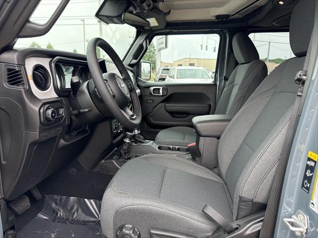 new 2025 Jeep Wrangler car, priced at $48,542