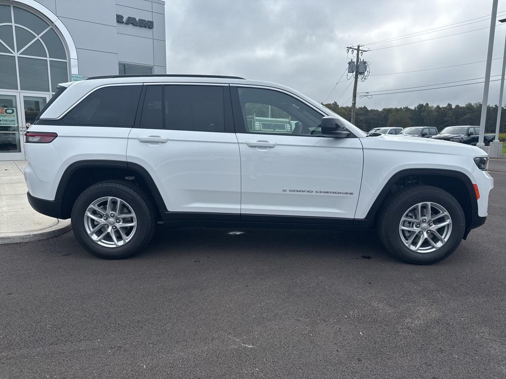 new 2025 Jeep Grand Cherokee car, priced at $43,075