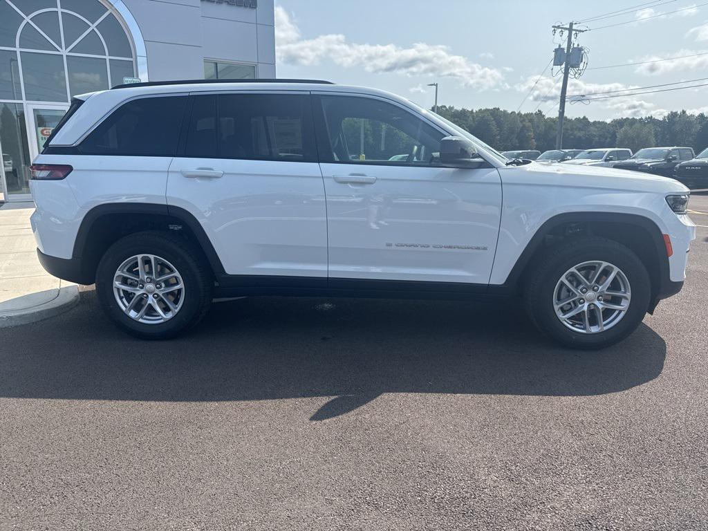 new 2025 Jeep Grand Cherokee car, priced at $45,075