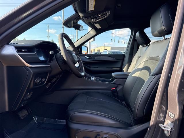 new 2025 Jeep Grand Cherokee car, priced at $46,530