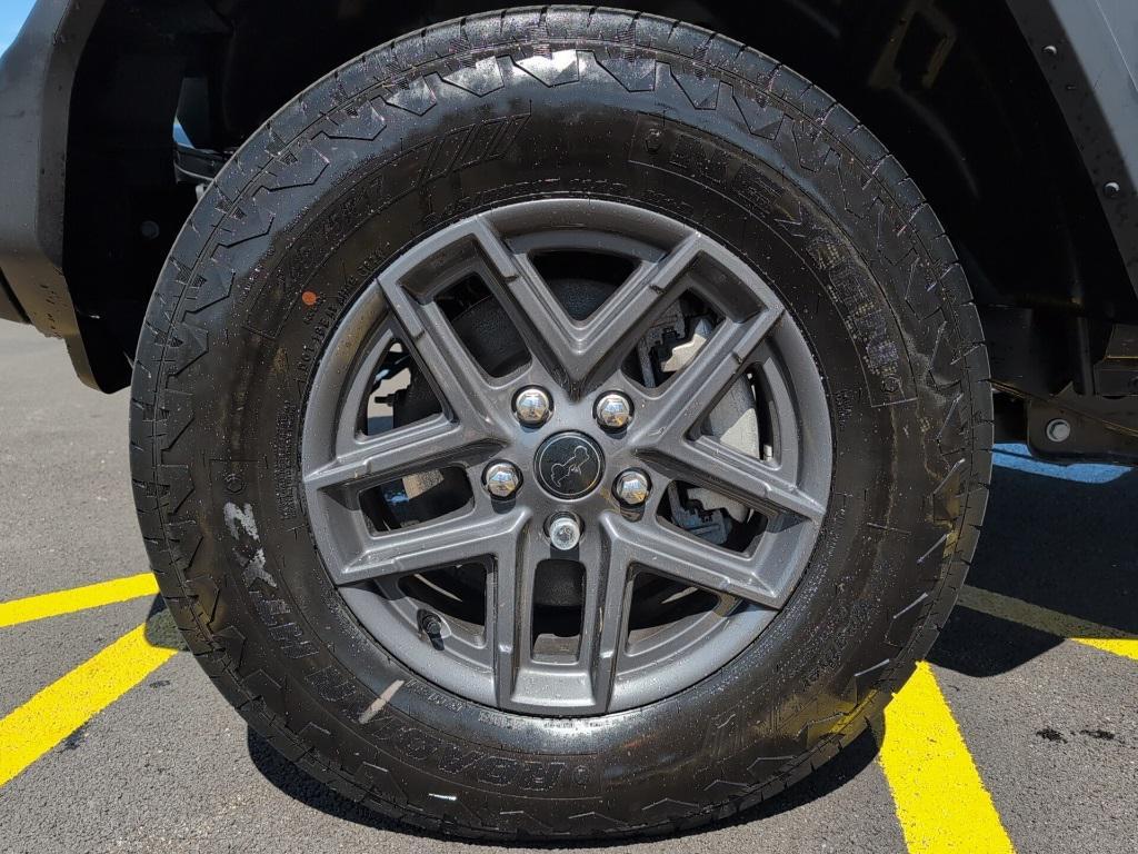 new 2025 Jeep Wrangler car, priced at $48,911