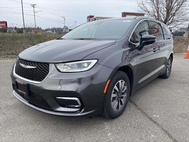 new 2023 Chrysler Pacifica Hybrid car, priced at $49,635