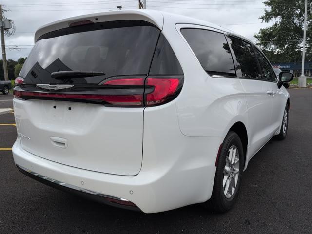 new 2025 Chrysler Pacifica car, priced at $44,445