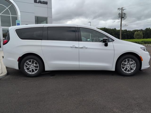 new 2025 Chrysler Pacifica car, priced at $44,445