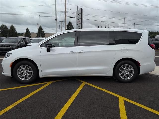 new 2025 Chrysler Pacifica car, priced at $44,445