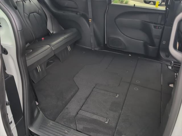 new 2025 Chrysler Pacifica car, priced at $44,445