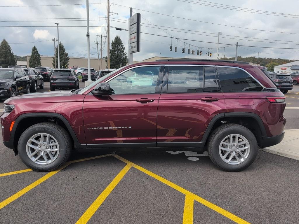 new 2025 Jeep Grand Cherokee car, priced at $43,670