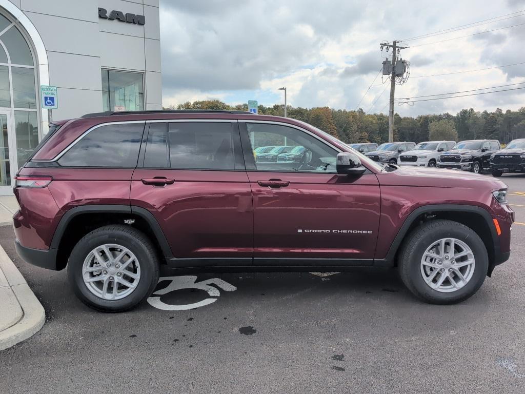 new 2025 Jeep Grand Cherokee car, priced at $43,670