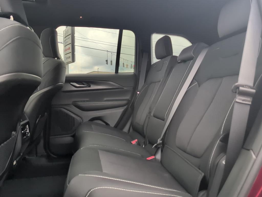 new 2025 Jeep Grand Cherokee car, priced at $43,670