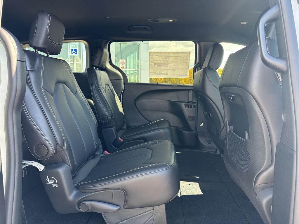 new 2026 Chrysler Pacifica car, priced at $48,135