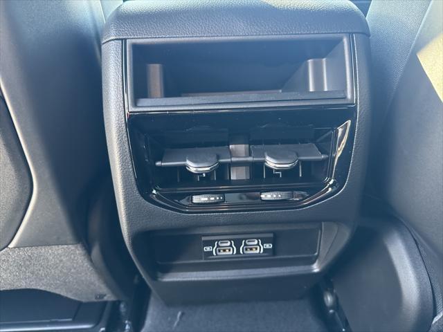 new 2025 Jeep Grand Cherokee car