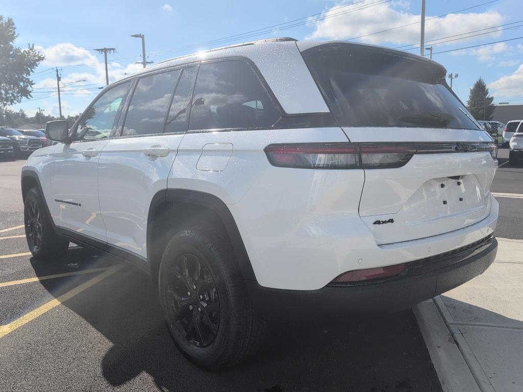 new 2025 Jeep Grand Cherokee car, priced at $45,635