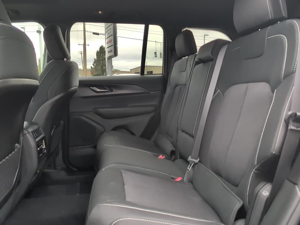 new 2025 Jeep Grand Cherokee car, priced at $44,170