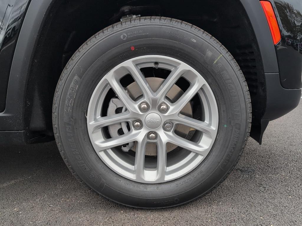 new 2025 Jeep Grand Cherokee car, priced at $44,170