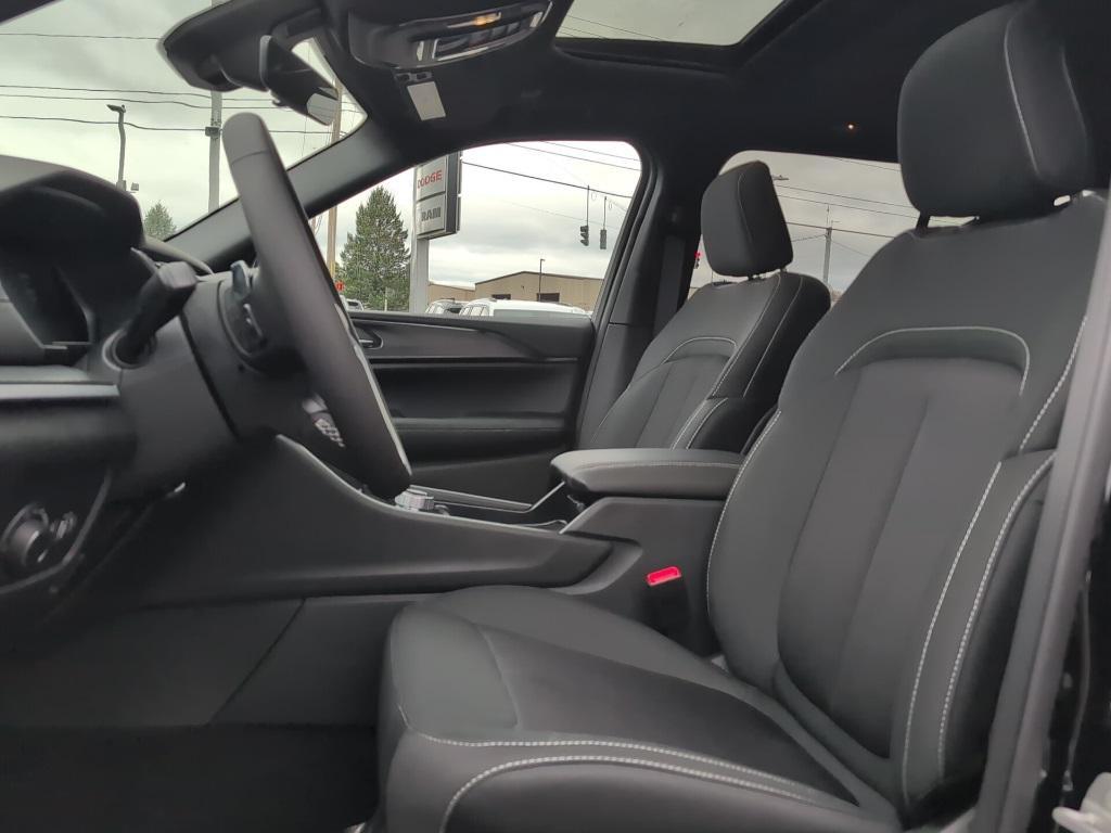 new 2025 Jeep Grand Cherokee car, priced at $44,170