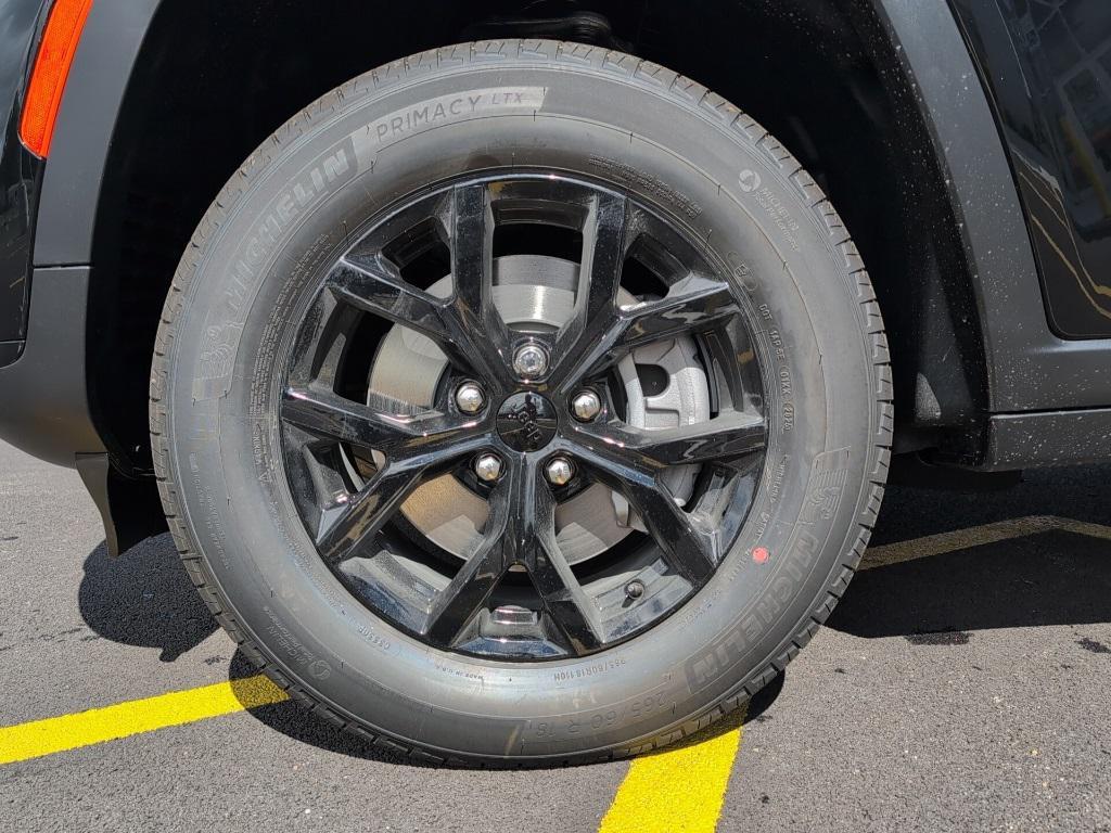 new 2025 Jeep Grand Cherokee L car, priced at $48,230