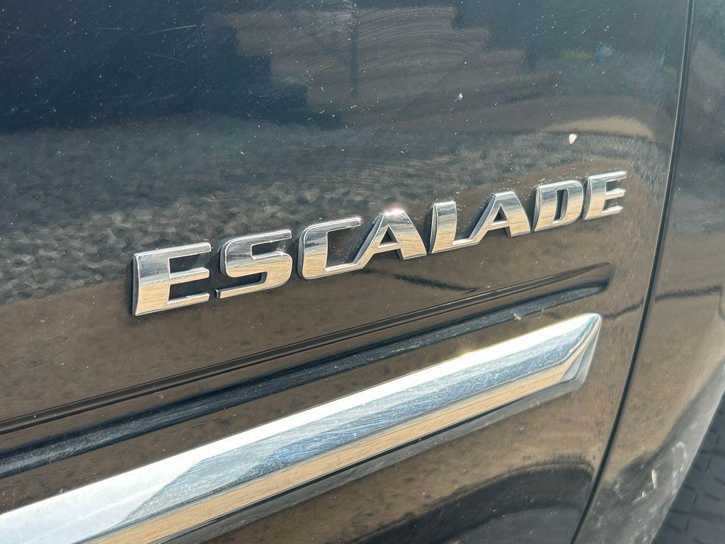 used 2014 Cadillac Escalade car, priced at $18,495