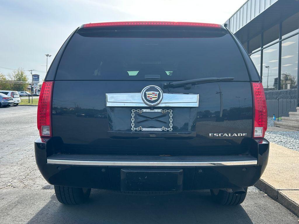 used 2014 Cadillac Escalade car, priced at $18,495