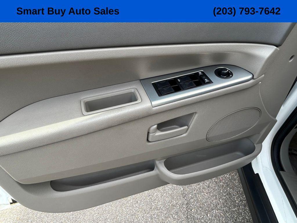used 2005 Jeep Grand Cherokee car, priced at $8,995