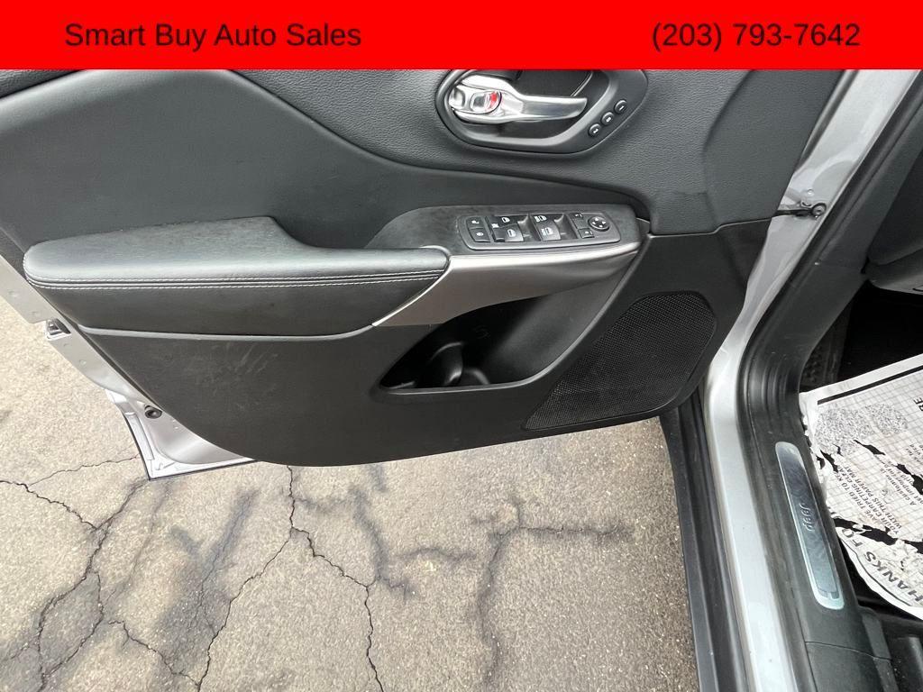 used 2019 Jeep Cherokee car, priced at $20,995