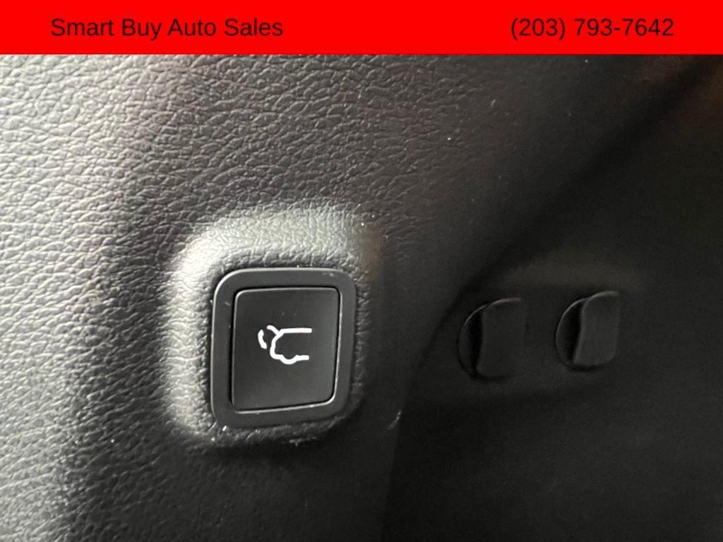 used 2019 Jeep Cherokee car, priced at $20,995